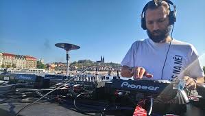 Ivan bartoš (born 20 march 1980) is a czech software architect, activist, politician and a member of the chamber of deputies of the czech republic since october 2017. Online Reportaz Komunalni A Senatni Volby On Line Reportaz Moravskoslezsky Denik