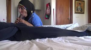 نبيل ابن الجيران يذهب إلى بيت سوزان وينيك كسها cheating arab wife in France