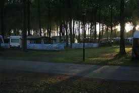 Rostocker heide (straße) — rostocker heide der enge straßenzug der rostocker heide ist eine querstraße im historischen stadtkern der hansestadt rostock. Ostseecamp Rostocker Heide Spottocamp