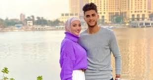 يقال في فضل سورة الحجر أنه من قرأها وداوم عليها كان له من الأَجْر عشرُ حسنات بعدد المهاجرين، والأَنصار، وأيضا من حاول الإستهزاء بمحمد صلى الله عليه وسلم، كما قيل أن من يحرص على قراءة سورة الحجر لا يصبه. Ø²ÙØ¬Ø© Ø£Ø­ÙØ¯ Ø§ÙØ´ÙØ® ØªØ¯Ø¹ÙÙ Ø¨Ø¹Ø¯ Ø±Ø­ÙÙÙ ÙÙ Ø§ÙØ£ÙÙÙ ÙØ£Ø®Ø¯Ø´ ÙØ±ØµØ© Ø­ÙÙÙÙØ© ÙÙØ¸ÙØ± ÙÙØ§Ø±Ø§ØªÙ Ø§ÙÙÙÙ Ø§ÙØ³Ø§Ø¨Ø¹