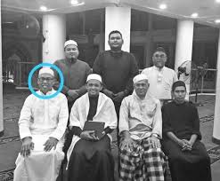 Imam muda asyraf aktif berniaga dan berdakwah. Tak Rapat Tapi Pernah Berurusan Dengan Arwah Imam Muda Asyraf Terkejut Foto Dengan Pengerusi Surau Tersebar Tak Sertai Ijtimak Semasa Mstar