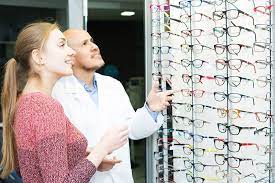 What Does An Optician Do? How To Become An Optician And Get Certified.