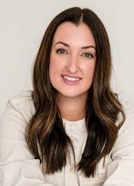 Melissa Abney's Instagram, Twitter & Facebook