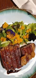 Ma la paura di non rispettare i tempi di cottura, distrarsi e saltare qualche passaggio mi ha fatto sempre desistere. Petto D Anatra All Arancia Con Riduzione Di Aceto Balsamico Picture Of Ristorante Albergo Torre Isola Vicentina Tripadvisor