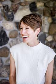 Leah Dobrinska, Author