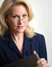 Diane Ribeiro's Instagram, Twitter & Facebook