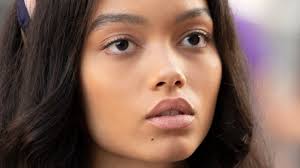 Gossip Girl's Eli Brown, Whitney Peak, And Jordan Alexander Dish On Their  Characters' Love Triangle And What Sets The Reboot Apart From The Original 