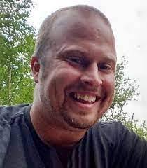 Thomas Heitz's Instagram, Twitter & Facebook