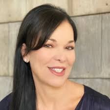 Monique Marvez's Instagram, Twitter & Facebook