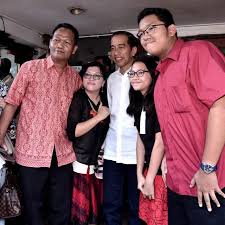 Baca pendapat dan lihat foto dari pengunjung mengenai makanan di wiro sableng 212, kelapa gading. Jelang Debat Jokowi Ajak Keluarga Ke Restoran 212 Pilpres Liputan6 Com