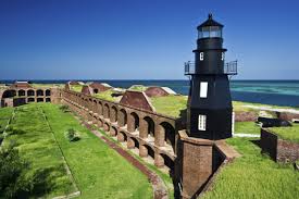Drive south on highway 1 to key west and take a boat, ferry or plane from there or one of the lower keys. Dry Tortugas Nationalpark In Florida Zu 99 Prozent Unter Wasser