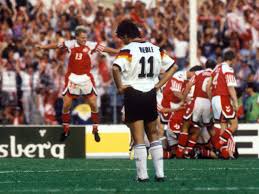 Der verteidiger lars olsen freute sich auf sein ferienhaus auf mallorca. 25 Jahre Nach Der Em Dfb Elf Trifft Wieder Auf Danemark Kicker