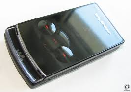 Sony Ericsson W980 - music that divides ...