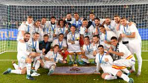 Pour respecter leur pari, quatre amis bretons se font tatouer les deux étoiles sur les fesses. Coupe Du Monde Des Clubs De La Fifa 2017 Real Dans Les Etoiles Et Hote A La Hauteur Fifa Com