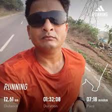 When it comes to running, the greatest hurdle is not your legs, but your  mental resilience. It's your mind you have to train to stay  strong.🏃🏾‍♂️🏃🏽