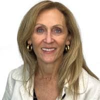 Lori Hallman's Instagram, Twitter & Facebook