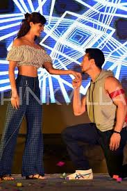 Bollywood Actor Tiger Shroff With Disha Patani For Baaghi 2 Promotion Famous Indian Actors Tiger Shroff Tiger Girl
