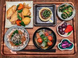 ソンイ on instagram 旦那さんがとても気に入ってくれた献立でした ソンイ飯 やっぱり和食が１番好きだし得意 十五穀米の納豆梅しらすご飯 鶏手羽の肉じゃが ふろふき大根 cooking inspiration cooking table settings