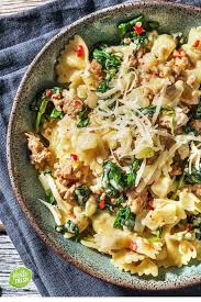 Recept Voor Romige Farfalle Met Gekruid Kipgehakt Pasta Cheesy Romig Kaas Snel Easy Quick Kip C Kipgehakt Recepten Kipgehakt Maaltijdrecepten