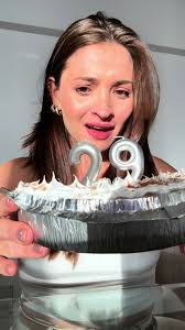 Y siiii! Llegaron los 29 años y no puedo estar más agradecida con todo lo  vivido y aprendido 🥹✨🫰🏼 … pero si escuché “uuuy, los 30 vienen!” A veces  nos agobiamos pensando en las expectativas sociales ...