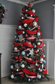Deck Your Hall With These Gorgeous Diy Christmas Tree Ideas Christmas Tree Design Christmas Tree Themes Christmas Tree Decorations