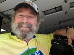 If ever I get to 70 yrs old (or whenever the neck can't cope with a  Panigale!), it's gonna be this ride for me.