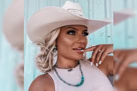 Jeanette Eubanks's Instagram, Twitter & Facebook