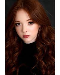 Grace Barker's Instagram, Twitter & Facebook