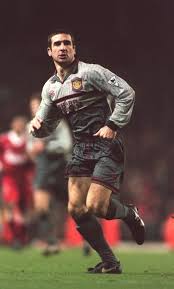 Aug 04, 2021 · this is the new manchester united third kit 2020/21, man utd's new second alternate strip for the upcoming premier league season. Manchester United S 1996 Halftime Kit Switcheroo Uni Watch