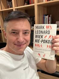 W wolnej chwili można sięgnąć po bardzo ciekawą książkę, którą zaprasza nas  do świata przyszłości rozważając teraźniejszość.