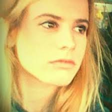 Hannah Kinard (@ShitULrnInRehab)