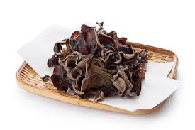 Le champignon noir (nom botanique binominal : Kikurage Le Champignon Noir Japonais