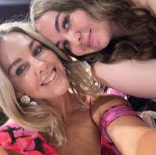 Ellen Gibson (@ellenmareegibson) • Instagram photos and videos