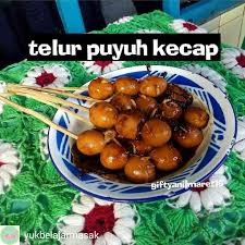 Tambahkan 1 liter air, pala bubuk dan kaldu bubuk. Telur Kecap Puyuh Mary Memasak