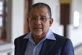 Tan sri mohd isa abdul samad, 70, is facing one count of criminal breach of trust (cbt) and nine counts of receiving kuala lumpur: Submission On Isa Samad S Corruption Case To Be Heard Dec 24 Malaysia Malay Mail