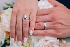 Guide : Best Finger to Wear Silver Rings for Men and Women
