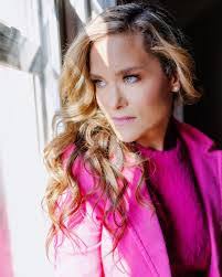 Nicole Wolcott's Instagram, Twitter & Facebook