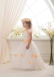 Cerchi un abito da cerimonia per la tua bambina che non sia banale ma che possa garantire il massimo del comfort? Collezione Biancaneve Abiti Da Cerimonia Per Bambina Anne Katerina Boutique Abiti Da Sposa E Cerimonia Roma