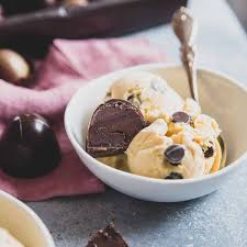 Combine the milk and cream in a medium saucepan. Baileys Ice Cream Chocolate Chip Baileys Irish Cream Ice Cream Recipe