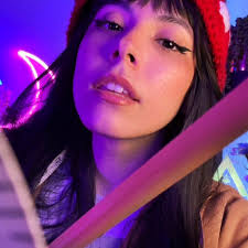 Luna Bloom ASMR: albums, songs, playlists | Deezer