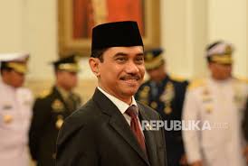 Sedangkan radikalisme di indonesia merupakan paham atau aliran yang radikal dalam politik. Menangkal Radikalisme Dalam Keberagaman Identitas Republika Online