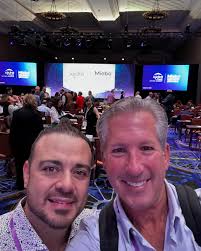 Had a great time chatting with two of the Queens of Ophthalmology  @elizabethyeu and @nicoleframmd about tricks and tips for dealing with  iStent Infinite and iTrack Advanced Canaloplasty when things don't go