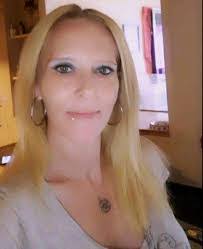 Heidi Dow's Instagram, Twitter & Facebook