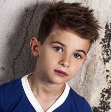 Mittleres haar ist vielseitig einsetzbar, und das bedeutet, dass jungen eine vielzahl von. Kinderfrisuren Fur Jungs Frisur Jungs 2019 Coole Frisuren Fur Kleine Jungs Coole Jungs Frisuren Hipster Hairstyles Cool Boys Haircuts Boys Haircut Styles