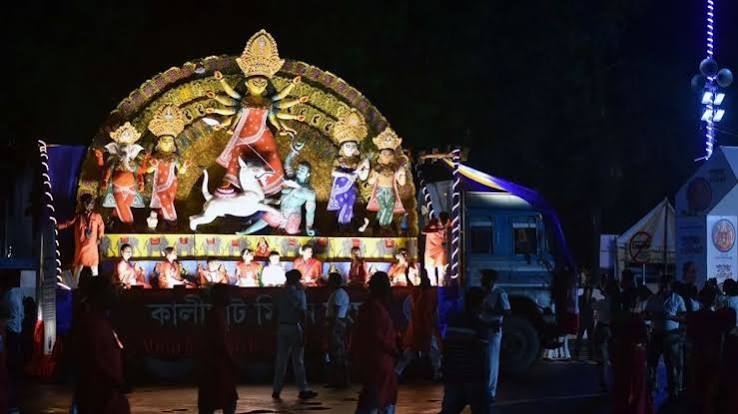 টাইমস স্কোয়ার থেকে বুর্জ খলিফা, বিশ্বমঞ্চে বাংলার দুর্গাপুজো! বাংলার উৎসবকে 'ব্র্যান্ড' করার উদ্যোগ
