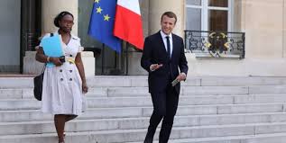 Nommée dimanche soir, elle essuie déjà de nombreuses critiques. France Sibeth Ndiaye Nouvelle Porte Parole Remercie Le Senegal Son Pays D Origine H24info