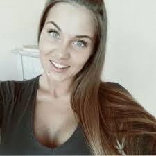 Lola Murray's Instagram, Twitter & Facebook