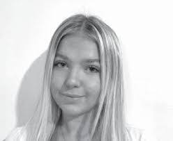 Michelle Chennault's Instagram, Twitter & Facebook