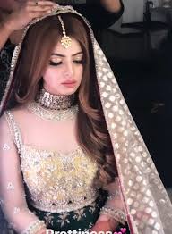 Pin By Samiya On Bridal Lehenga Pakistani Bridal Hairstyles Pakistani Bridal Dresses Pakistani Bridal Makeup
