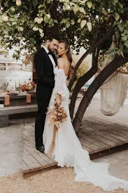 Los Angeles Backyard Styled Wedding Tayler Ashley Photography Orange Co In 2020 Orange County Wedding Photographer Rue De Seine Wedding Dress Orange County Wedding